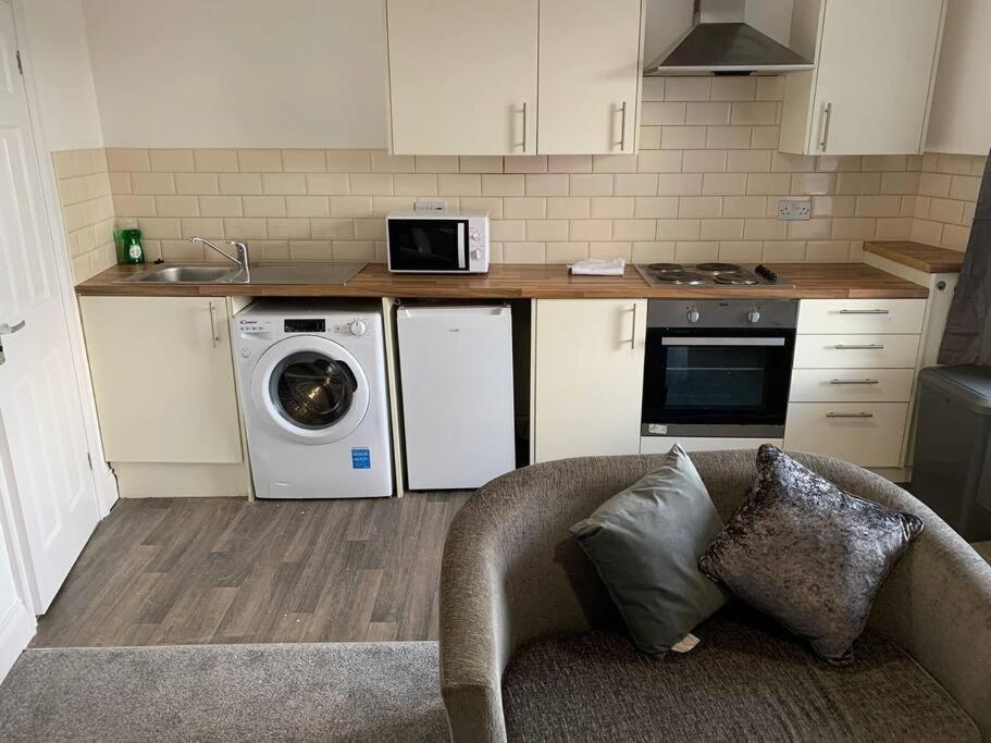 Fully Equipped Kitchen, Double Room Neath Luaran gambar
