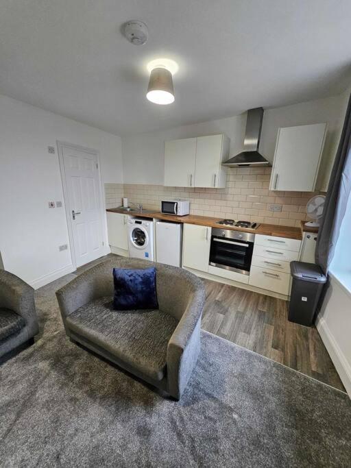 Fully Equipped Kitchen, Double Room Neath Luaran gambar